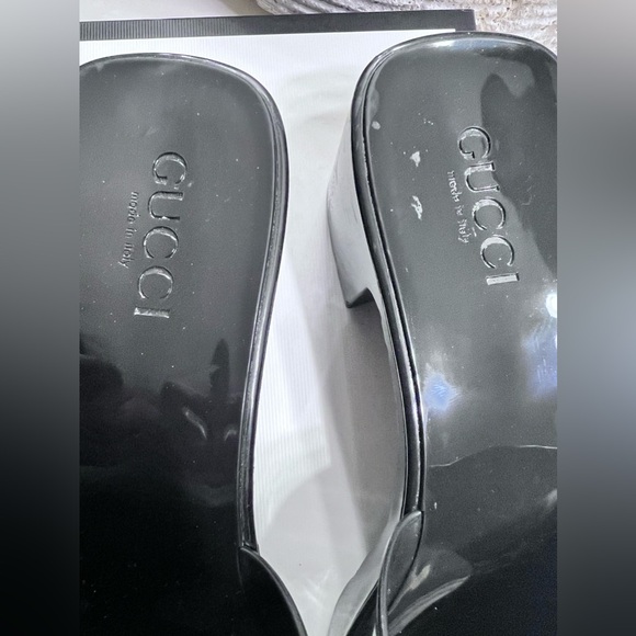 Gucci Women's Black Slide Sandals - Picture 2 of 7